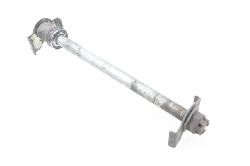 photo de EJE RUEDA TRASERO KAWASAKI ER5 ER-5 500 (2001 - 2004) - Primer plano técnico
