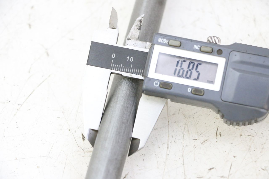 photo de EJE RUEDA TRASERO APRILIA ETX 125 (1998 - 2002) - Detalle de la pieza