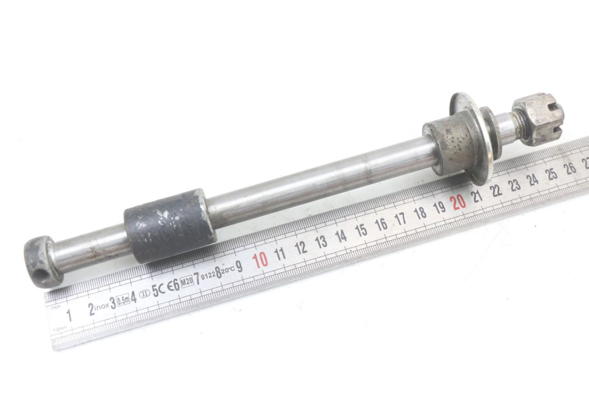 photo de EJE RUEDA TRASERO SUZUKI GSX E 250 (1982 - 1983) - Detalle de la pieza