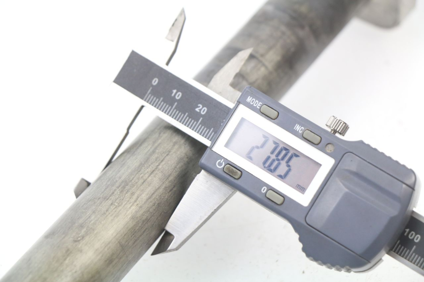 photo de EJE RUEDA TRASERO SUZUKI GSX-R GSXR 600 (2008 - 2010) - Detalle de la pieza