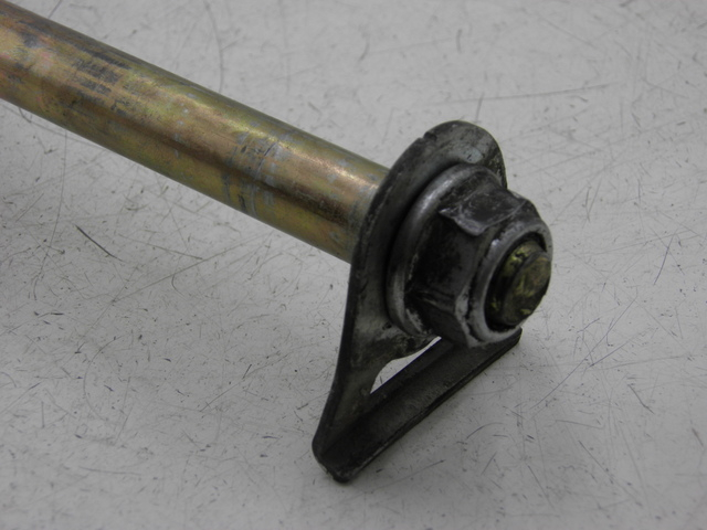 photo de EJE RUEDA TRASERO HYOSUNG COMET GT 125 (2002 - 2007) - Detalle de la pieza