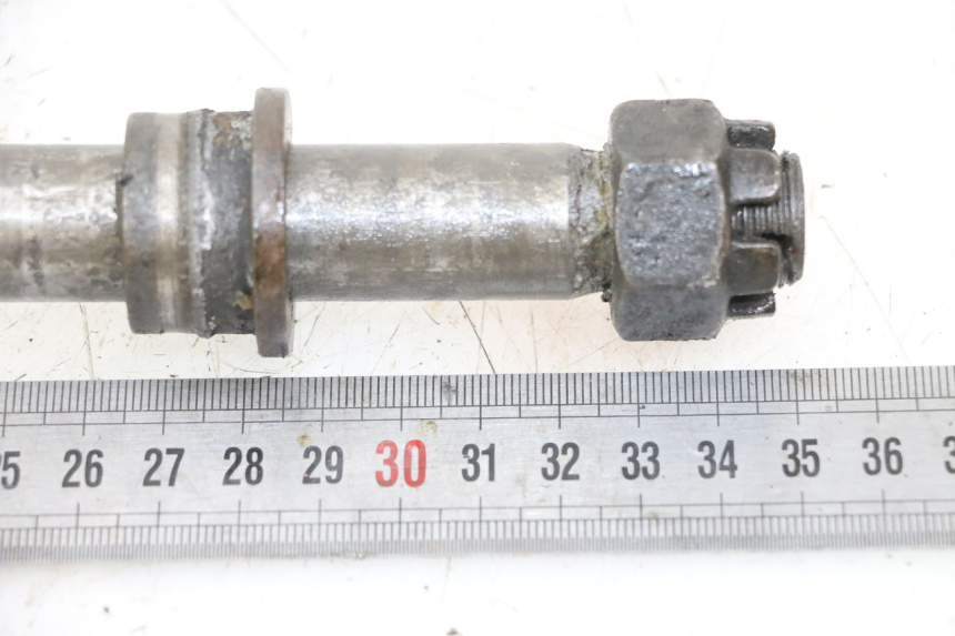 photo de EJE RUEDA TRASERO KAWASAKI GTR 1000 (1994 - 2004) - Otra perspectiva