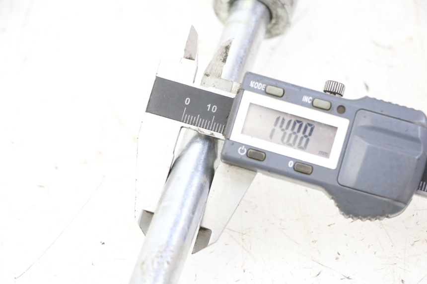 photo de EJE RUEDA TRASERO KIDEN KD125-G 125 (2018 - 2022) - Detalle de la pieza