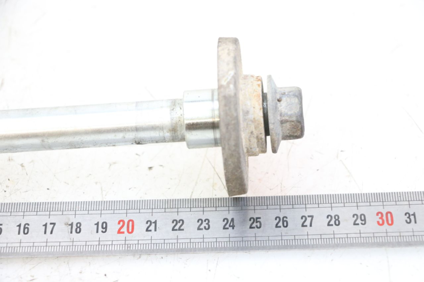 photo de EJE RUEDA TRASERO KYMCO STRYKER OFF ROAD 125 (1999 - 2005) - Zoom estado de uso