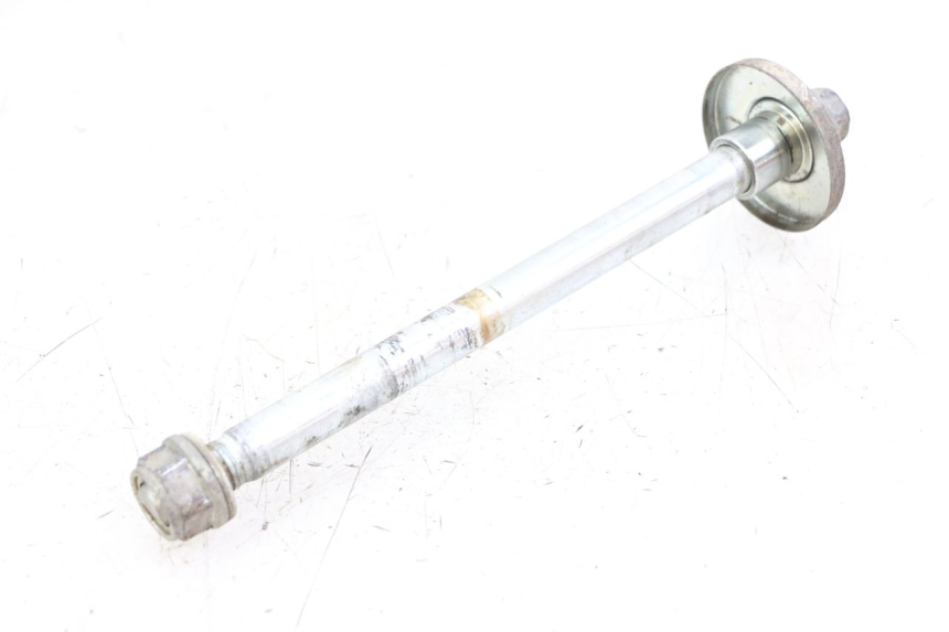 photo de EJE RUEDA TRASERO KYMCO STRYKER OFF ROAD 125 (1999 - 2005) - Primer plano técnico