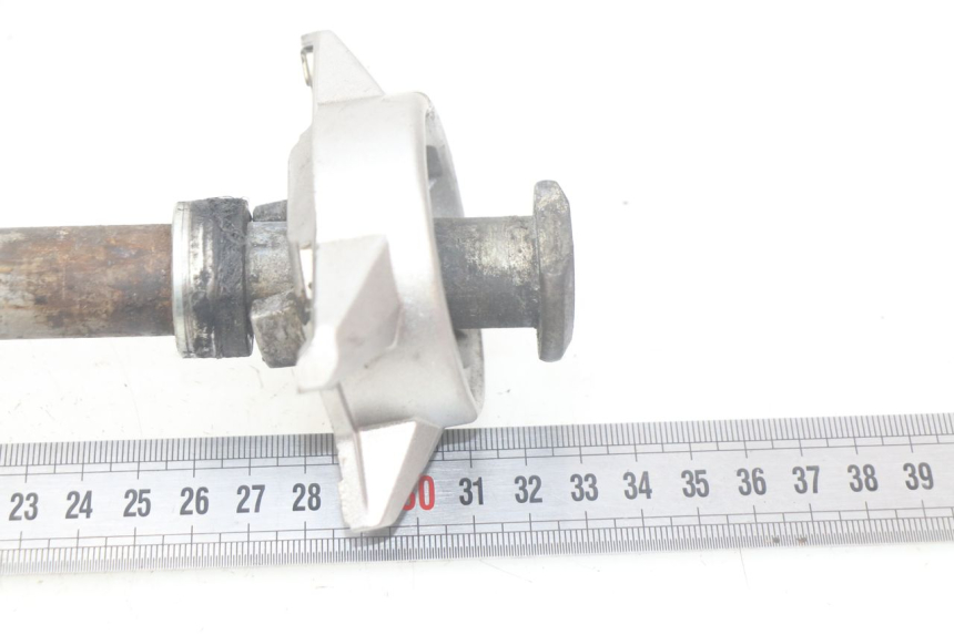 photo de EJE DE RUEDA TRASERA YAMAHA MT-07 MT07 ABS 700 (2014 - 2017) - Zoom estado de uso