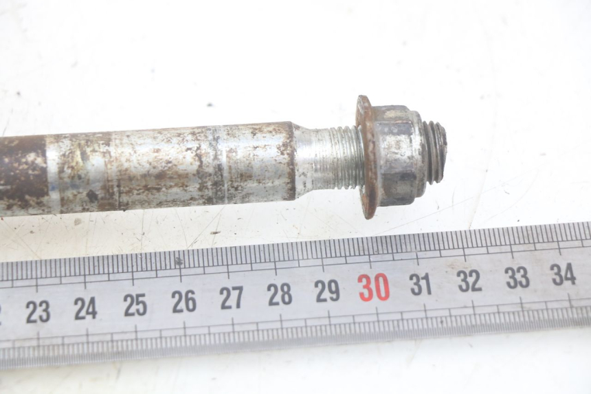 photo de EJE DE RUEDA TRASERA YAMASAKI ROADSTER 50 (2013 - 2018) - Detalle de la pieza