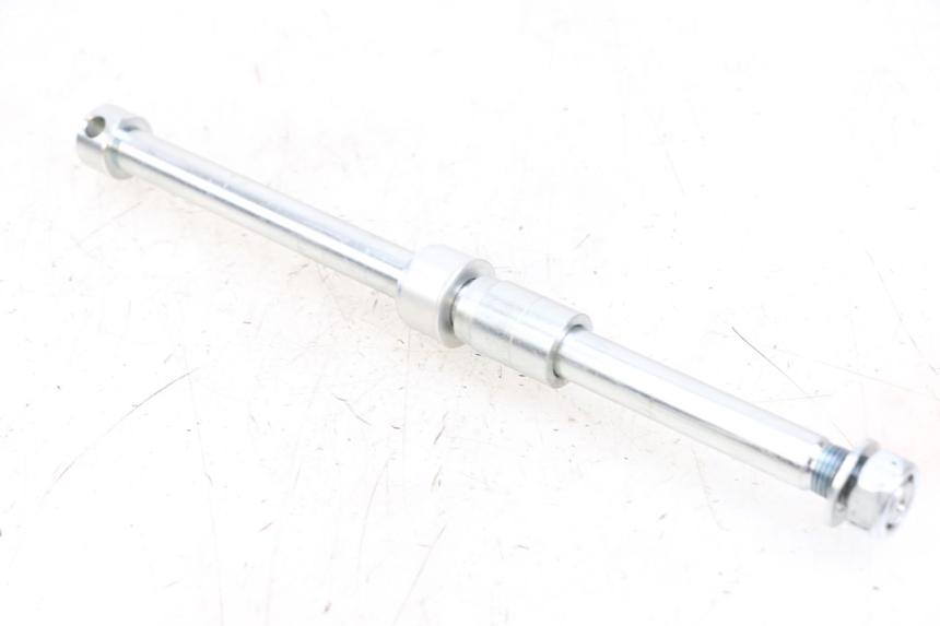 photo de EJE RUEDA TRASERO ROYAL ENFIELD CONTINENTAL GT 650 (2019 - 2024) - Otra perspectiva