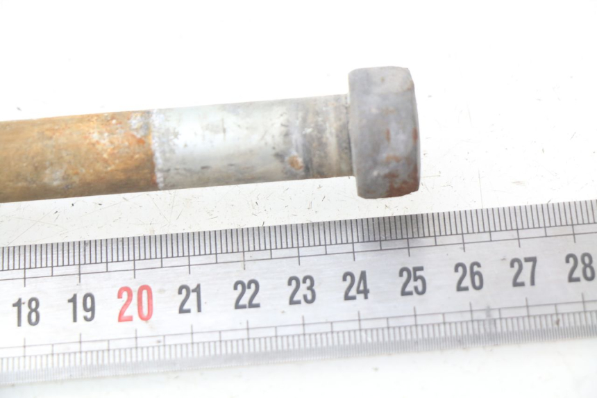 photo de EJE DE RUEDA TRASERA YAMAHA SR 125 (1982 - 2003) - Zoom estado de uso