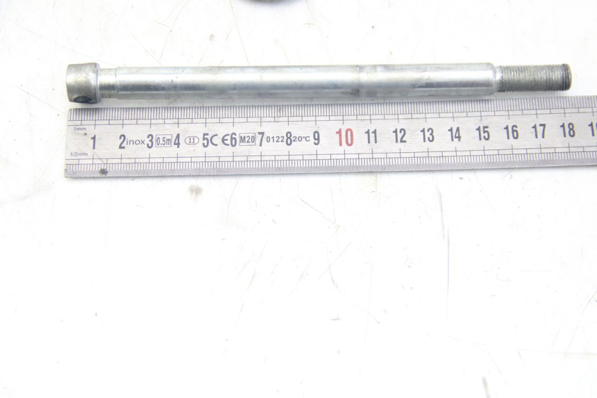 photo de EJE DE RUEDA TRASERA JAWA STELLA BABETTA 134 50 - Detalle de la pieza