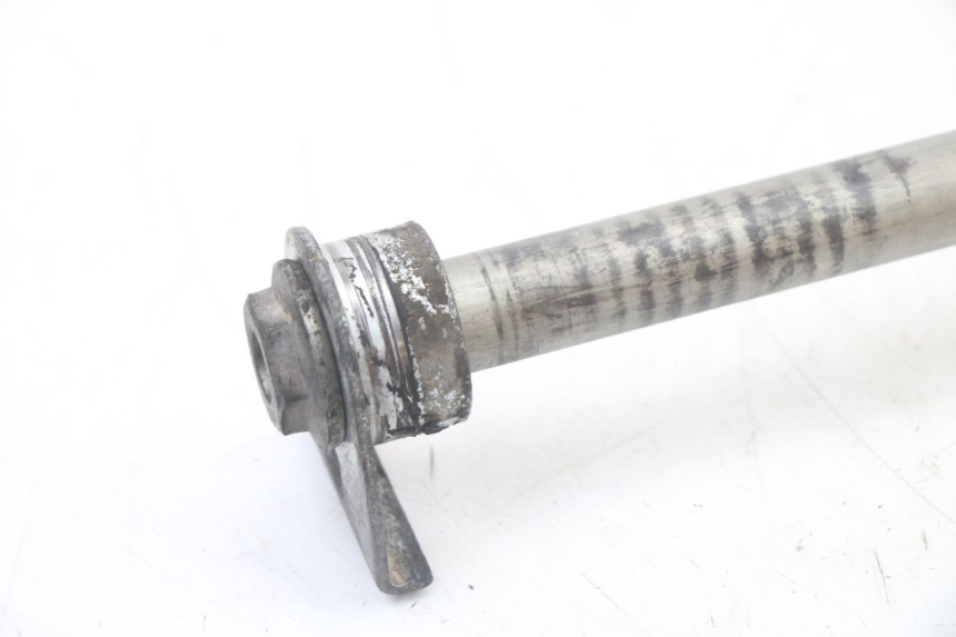 photo de EJE RUEDA TRASERO SUZUKI GSF S BANDIT 600 (2000 - 2004) - Detalle de la pieza