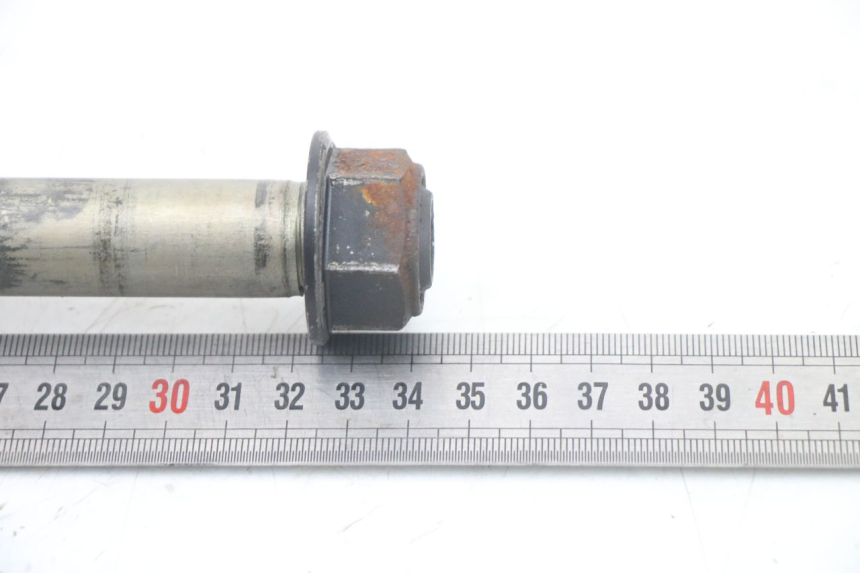 photo de EJE RUEDA TRASERO SUZUKI GSX F GSXF 650 (2007 - 2015) - Otra perspectiva