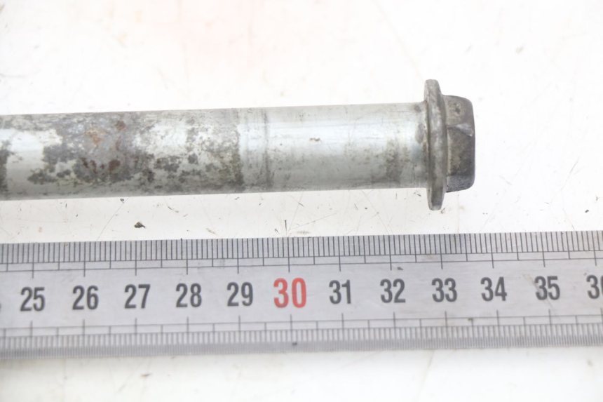 photo de EJE DE RUEDA TRASERA SUZUKI SV N 650 (1999 - 2002) - Detalle de la pieza