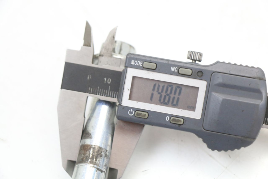 photo de EJE RUEDA TRASERO MINI MX SX 125 - Otra perspectiva