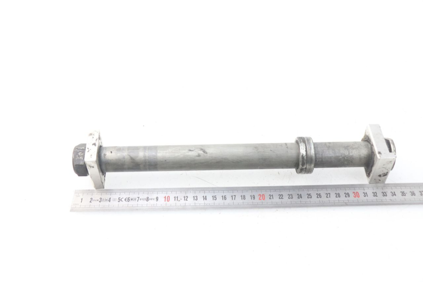 photo de EJE RUEDA TRASERO YAMAHA TDM ABS 900 (2002 - 2014) - Zoom estado de uso