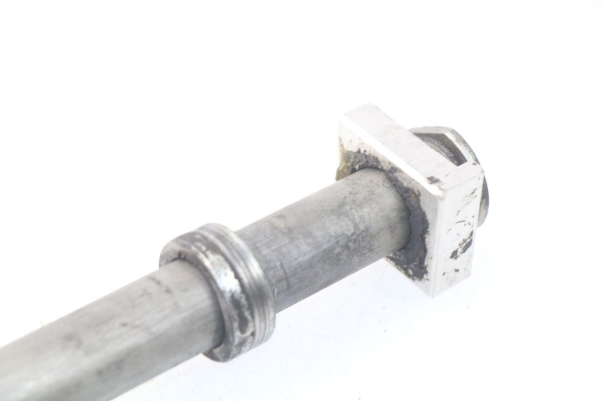 photo de EJE RUEDA TRASERO YAMAHA TDM ABS 900 (2002 - 2014) - Detalles de los puntos de fijación