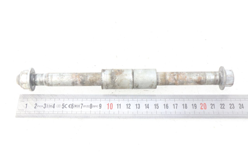 photo de EJE RUEDA TRASERO NITRO MOTORS THUNDER 125 - Primer plano técnico