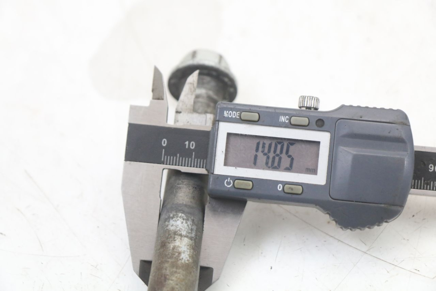 photo de EJE RUEDA TRASERO NITRO MOTORS THUNDER 125 - Otra perspectiva