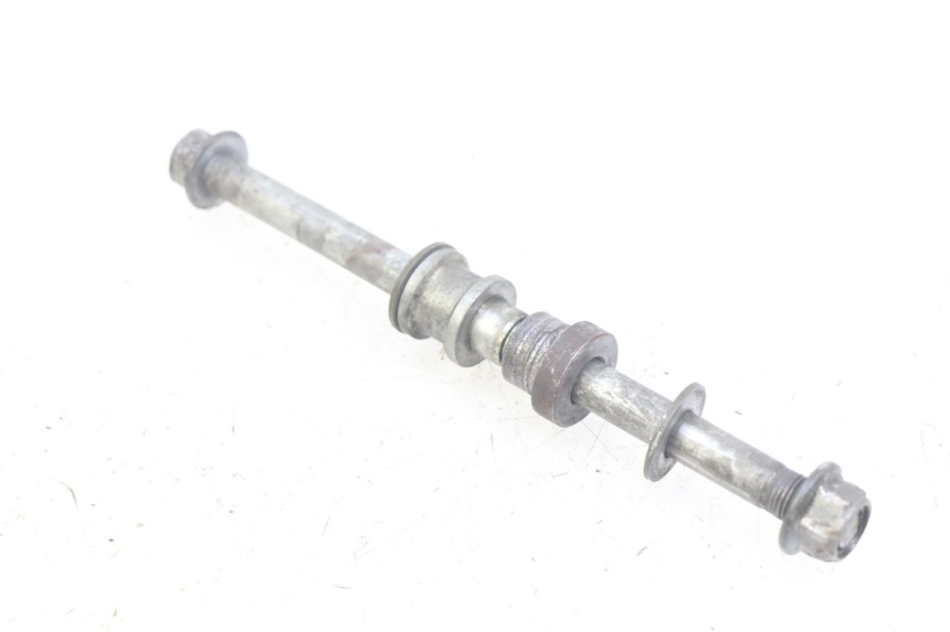 photo de EJE RUEDA TRASERO YAMAHA TTR 125 (2000 - 2020) - Zoom estado de uso