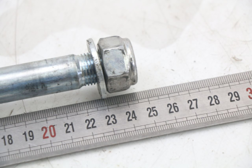 photo de EJE RUEDA TRASERO VENT DERAPAGE 50 (2018 - 2023) - Otra perspectiva