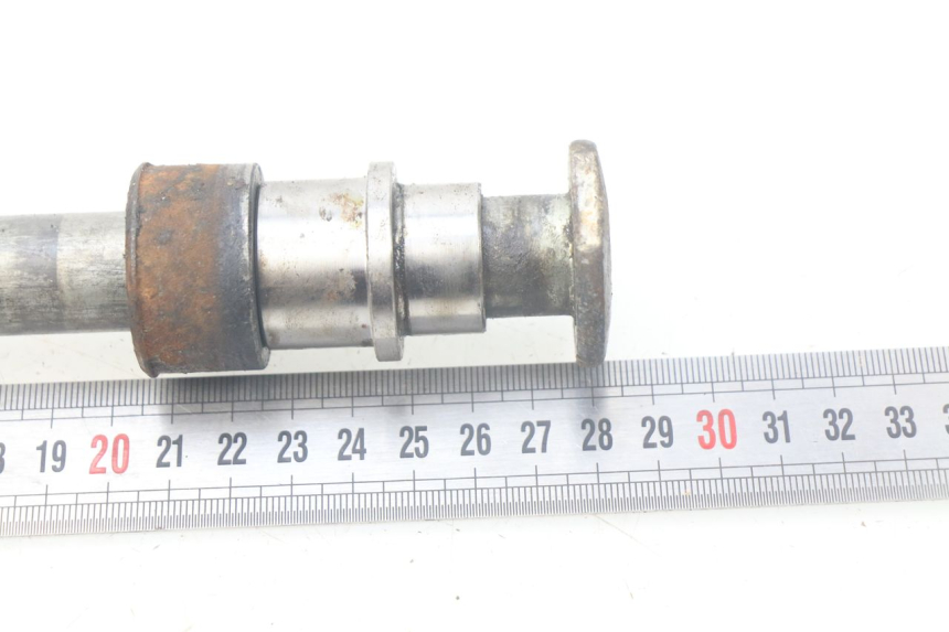 photo de EJE DE RUEDA TRASERA SUZUKI XF FREEWIND 650 (1997 - 2003) - Otra perspectiva