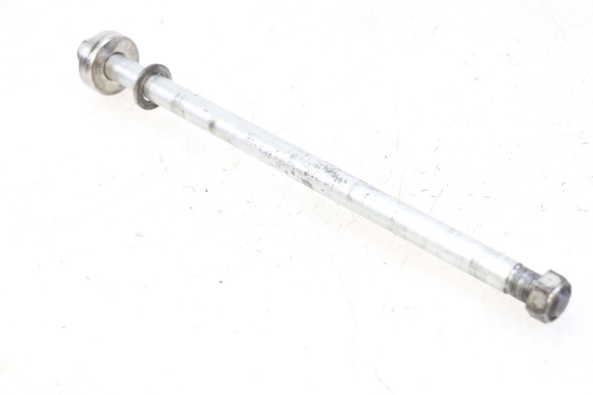 photo de EJE RUEDA TRASERO YAMAHA XJ6 ABS 600 (2008 - 2016) - Primer plano técnico