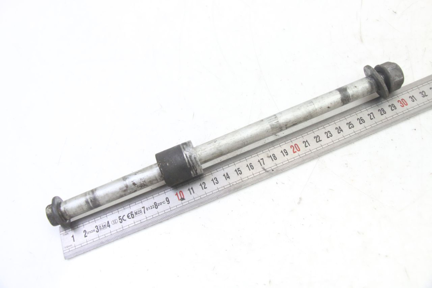 photo de EJE RUEDA TRASERO HONDA XLV VARADERO 125 (2000 - 2006) - Zoom estado de uso