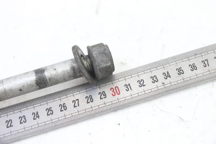 photo de EJE RUEDA TRASERO HONDA XLV VARADERO 125 (2000 - 2006) - Otra perspectiva