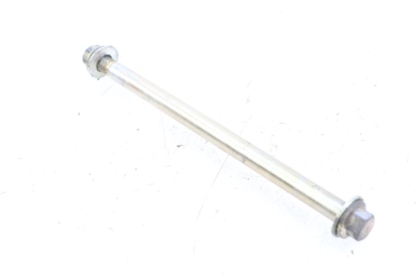 photo de EJE RUEDA TRASERO SYM XS 125 (2007 - 2016) - Primer plano técnico