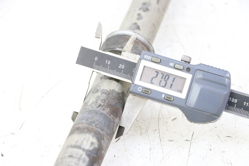 photo de EJE RUEDA TRASERO YAMAHA YP T-MAX TMAX 530 (2017 - 2020) - Otra perspectiva