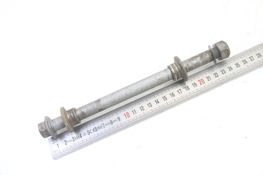 photo de EJE RUEDA TRASERO YAMAHA YZ 85 (2022 - 2025) - Zoom estado de uso