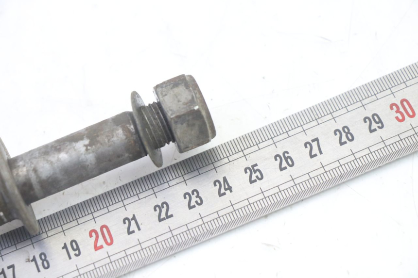 photo de EJE RUEDA TRASERO YAMAHA YZ 85 (2022 - 2025) - Otra perspectiva