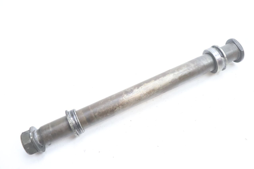 photo de EJE RUEDA TRASERO YAMAHA YZF R GENESIS 750 (1993 - 1998) - Detalle de la pieza