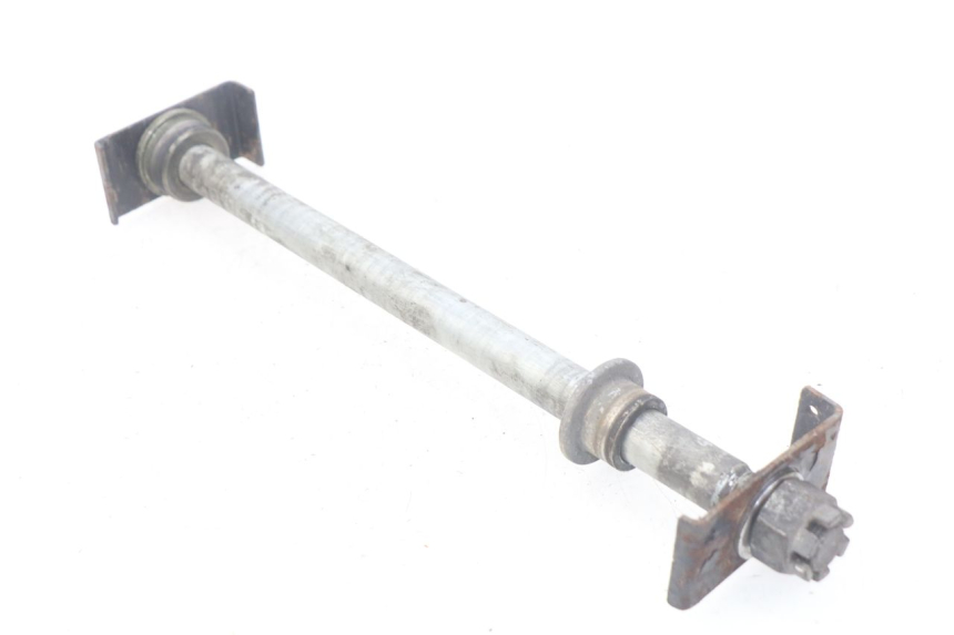 photo de EJE DE RUEDA TRASERA KAWASAKI Z S 750 (2003 - 2006) - Detalle de la pieza