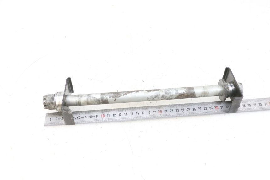 photo de EJE RUEDA TRASERO KAWASAKI ZR 7 750 (1999 - 2004) - Otra perspectiva