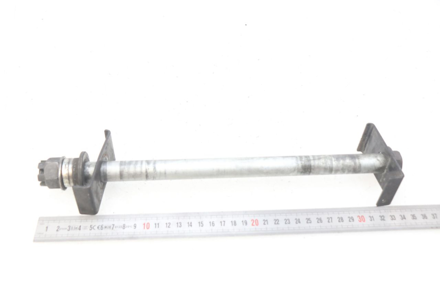 photo de EJE DE RUEDA TRASERA KAWASAKI ZR7 ZR-7 S 750 (1999 - 2004) - Zoom estado de uso