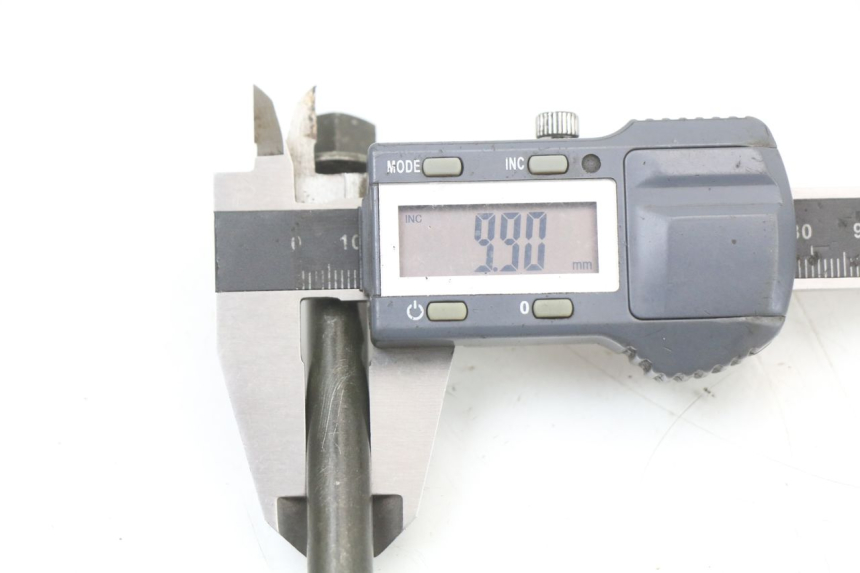 photo de EJE DE RUEDA DELANTERA E-MAX 80L 1 (2011 - 2014) - Otra perspectiva