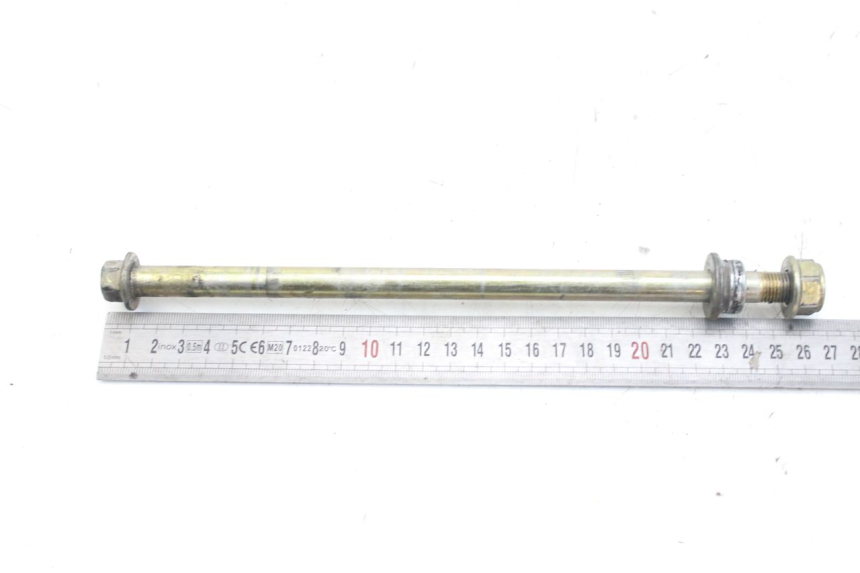 photo de EJE DE LA RUEDA DELANTERA KYMCO AGILITY 4T 50 (2005 - 2018) - Primer plano técnico