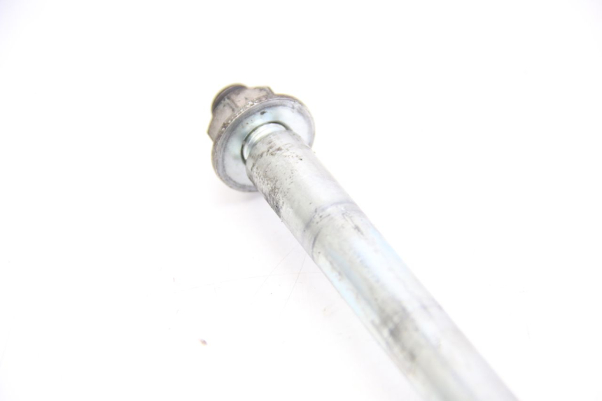 photo de EJE DE LA RUEDA DELANTERA DERBI BOULEVARD 50 (2009 - 2006) - Zoom estado de uso