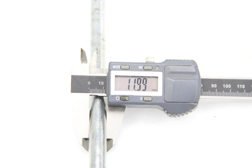 photo de EJE DE LA RUEDA DELANTERA SUZUKI BURGMAN 125 (2007 - 2014) - Detalle de la pieza