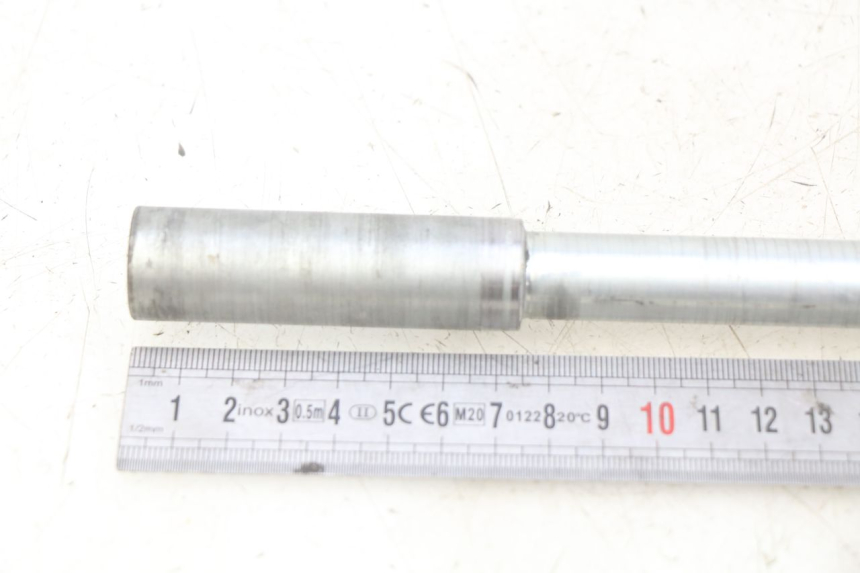 photo de EJE DE LA RUEDA DELANTERA SUZUKI BURGMAN 650 (2002 - 2004) - Otra perspectiva