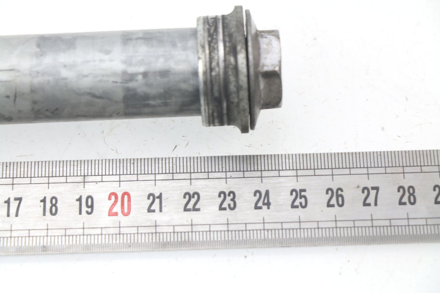 photo de EJE RUEDA DELANTERO HONDA CBR 929 RR FIREBLADE 900 (2000 - 2001) - Otra perspectiva