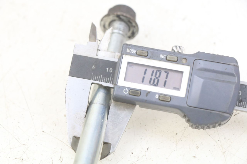 photo de EJE DE LA RUEDA DELANTERA TGB CITY 2 50 (2009 - 2013) - Detalle de la pieza