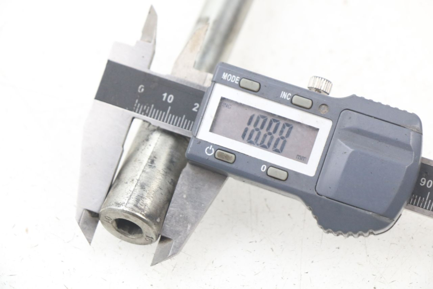 photo de EJE DE LA RUEDA DELANTERA PEUGEOT CITYSTAR 50 (2013 - 2017) - Otra perspectiva