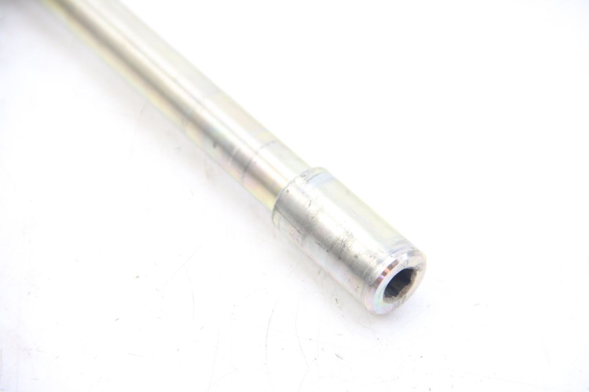 photo de EJE RUEDA DELANTERO PEUGEOT CITYSTAR IE 2T 50 (2018 - 2021) - Primer plano técnico