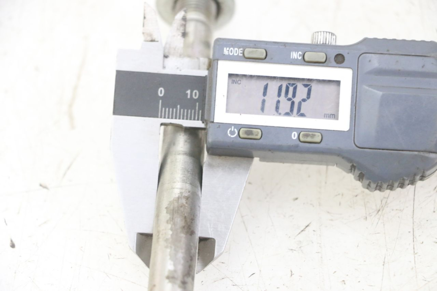 photo de EJE RUEDA DELANTERO HONDA CRF-F CRF F 110 (2019 - 2022) - Zoom estado de uso