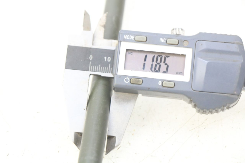 photo de EJE DE LA RUEDA DELANTERA SYM CROX 4T 50 (2016 - 2023) - Zoom estado de uso