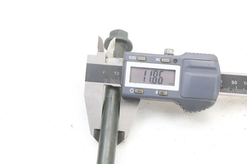 photo de EJE DE LA RUEDA DELANTERA SYM CROX 4T 50 (2016 - 2023) - Otra perspectiva