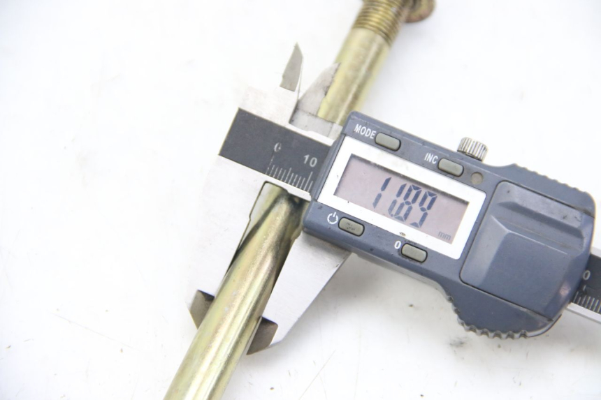 photo de EJE DE LA RUEDA DELANTERA LONGJIA DIGITA 4T 50 (2019 - 2022) - Estado de la superficie y material