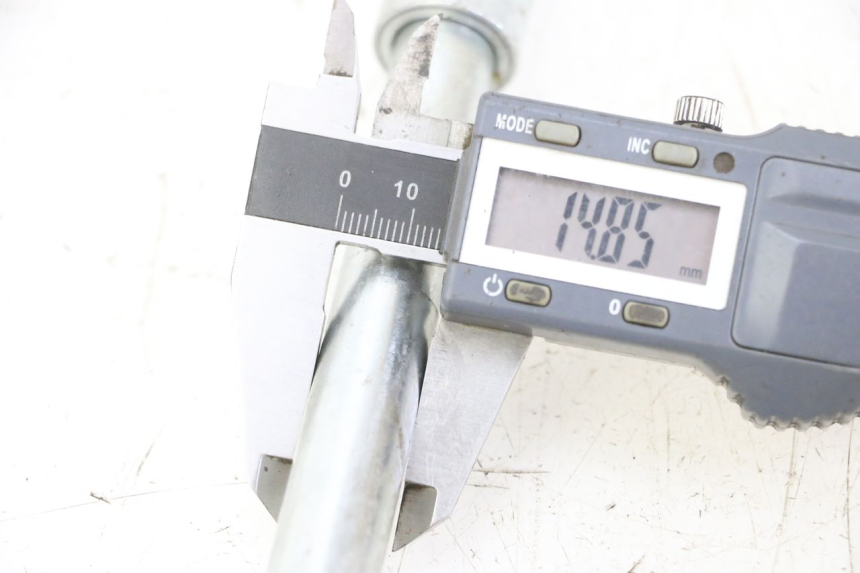 photo de EJE RUEDA DELANTERO PROBIKE DIRT 140 - Detalle de la pieza